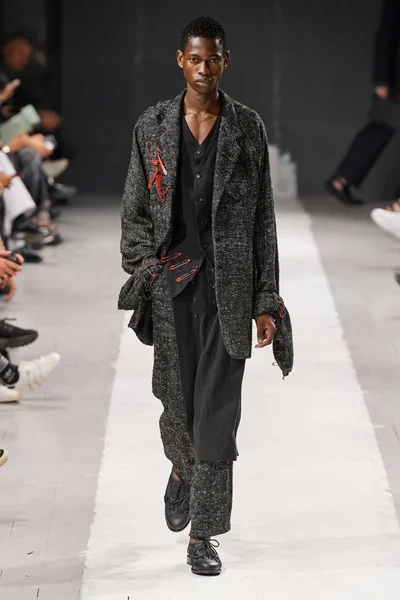 Look 32